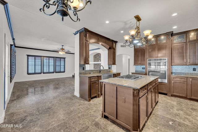 428 Desert Dandelion Street, Horizon City, TX 79928