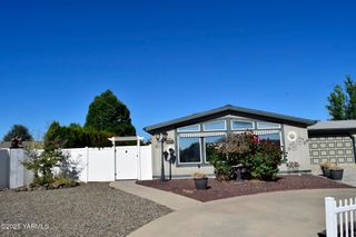 S 1718 69th Ave, Yakima, WA 98908