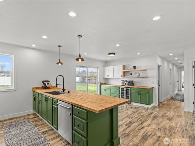 1355 McHugh Avenue, Enumclaw, WA 98022