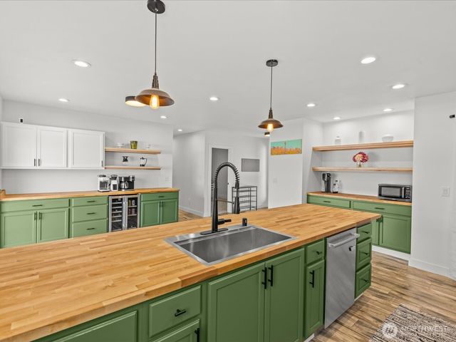 1355 McHugh Avenue, Enumclaw, WA 98022