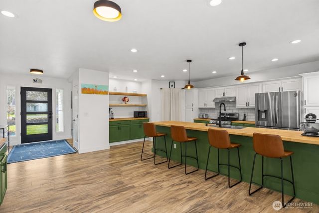 1355 McHugh Avenue, Enumclaw, WA 98022