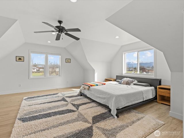 1355 McHugh Avenue, Enumclaw, WA 98022