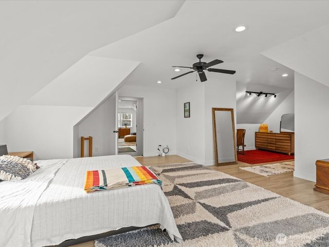 1355 McHugh Avenue, Enumclaw, WA 98022