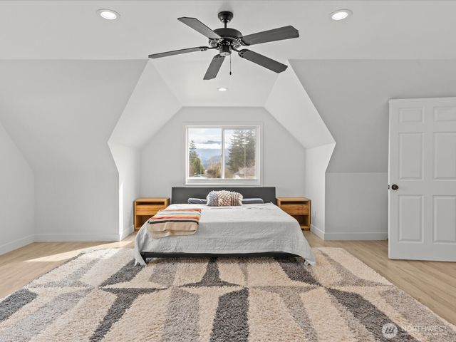 1355 McHugh Avenue, Enumclaw, WA 98022