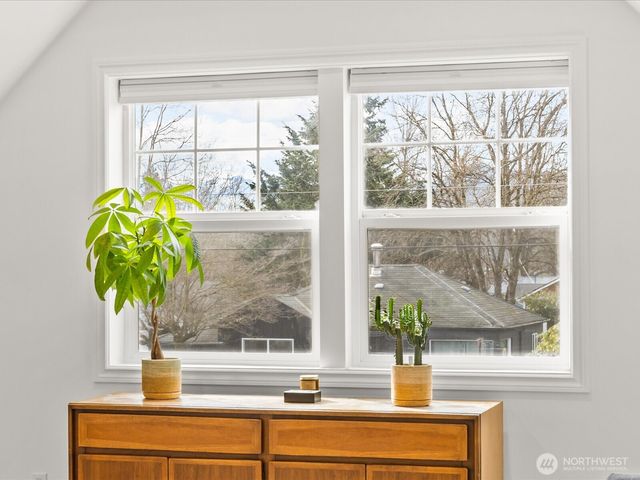 1355 McHugh Avenue, Enumclaw, WA 98022