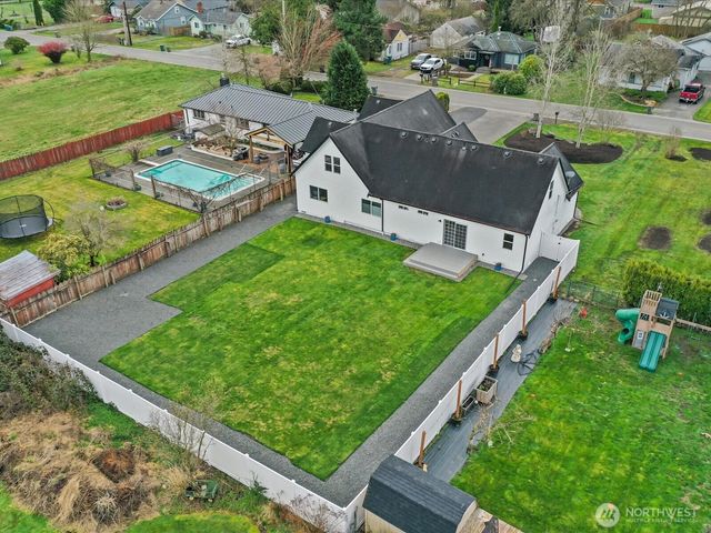 1355 McHugh Avenue, Enumclaw, WA 98022