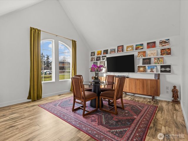 1355 McHugh Avenue, Enumclaw, WA 98022