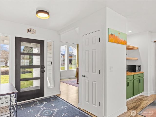 1355 McHugh Avenue, Enumclaw, WA 98022