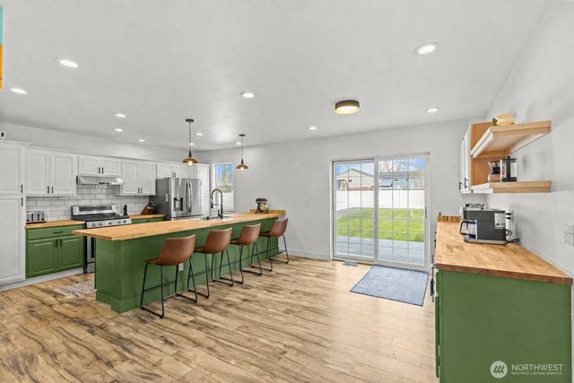 1355 McHugh Avenue, Enumclaw, WA 98022