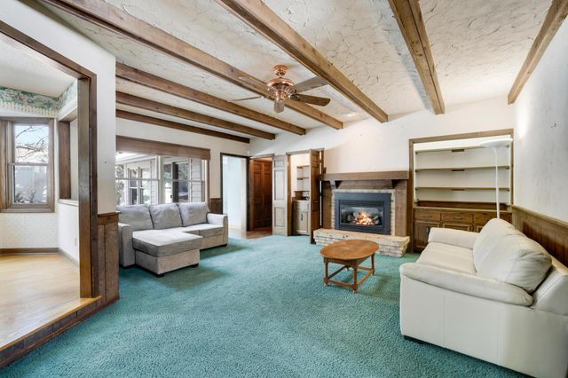 15800 Seaton Place, Minnetonka, MN 55345