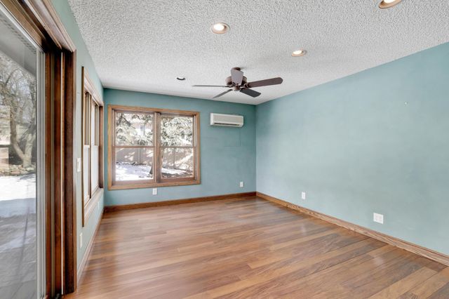 15800 Seaton Place, Minnetonka, MN 55345