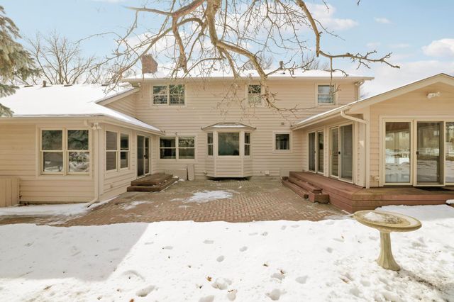 15800 Seaton Place, Minnetonka, MN 55345