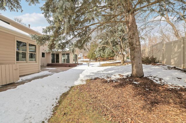 15800 Seaton Place, Minnetonka, MN 55345