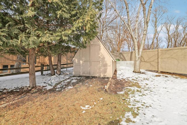 15800 Seaton Place, Minnetonka, MN 55345