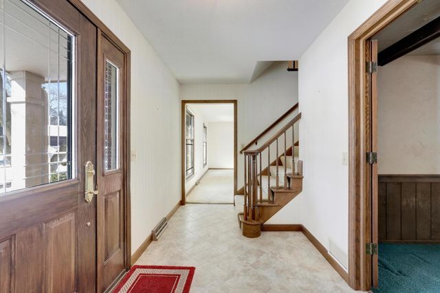 15800 Seaton Place, Minnetonka, MN 55345