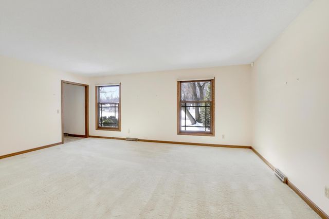 15800 Seaton Place, Minnetonka, MN 55345