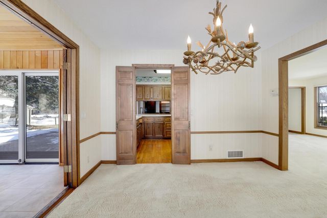 15800 Seaton Place, Minnetonka, MN 55345