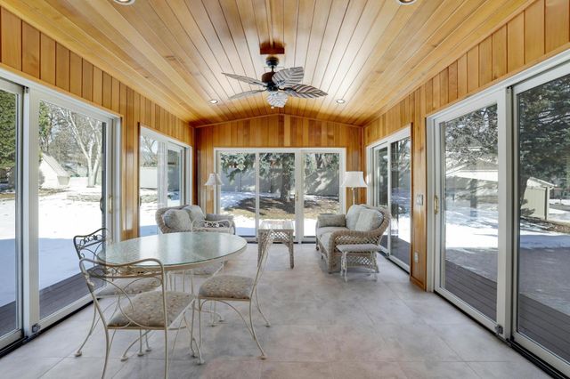 15800 Seaton Place, Minnetonka, MN 55345