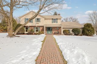 15800 Seaton Place, Minnetonka, MN 55345