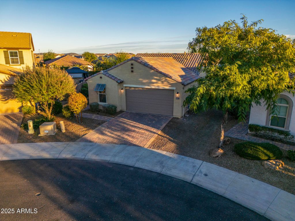 10037 W CASHMAN Drive, Peoria, AZ 85383