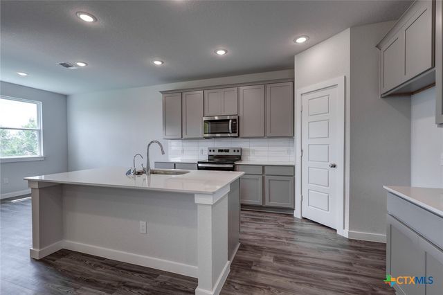 2113 Maestro Drive, Seguin, TX 78155