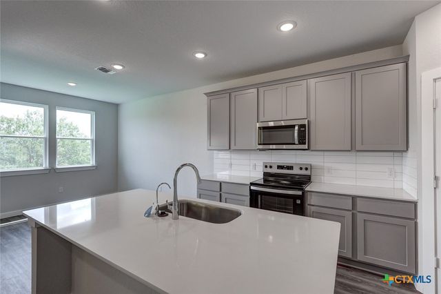 2113 Maestro Drive, Seguin, TX 78155