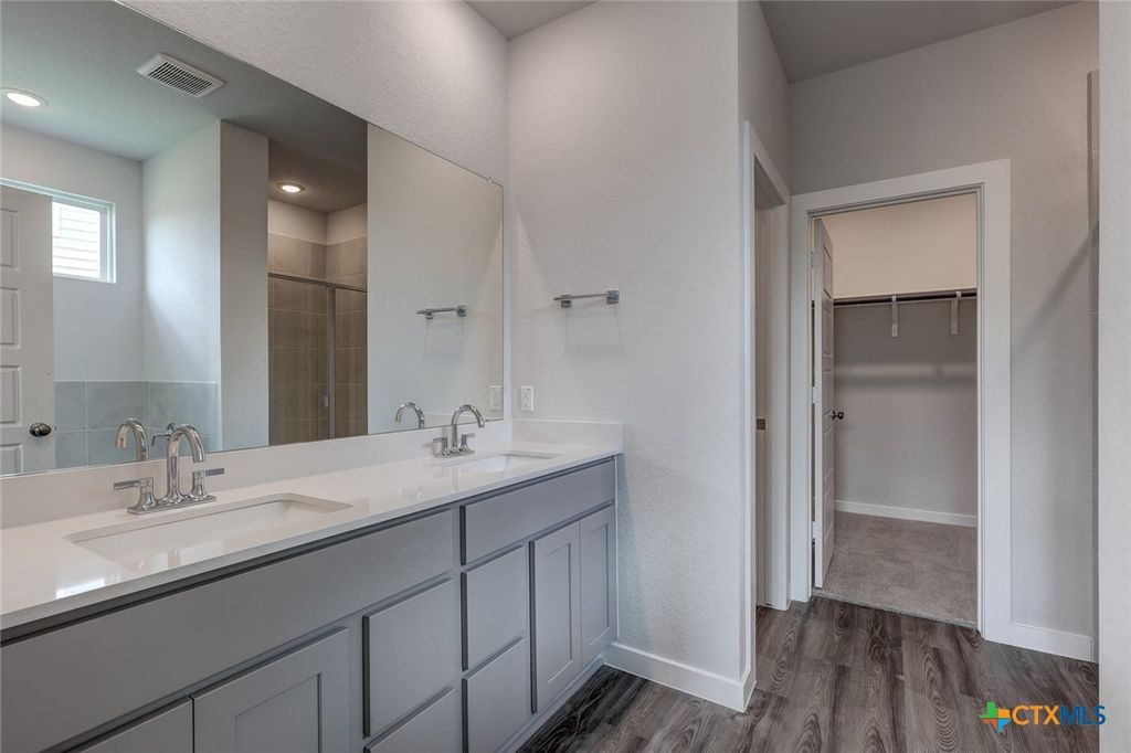 Image 15 of property listing at 2113 Maestro Drive, Seguin, TX 78155