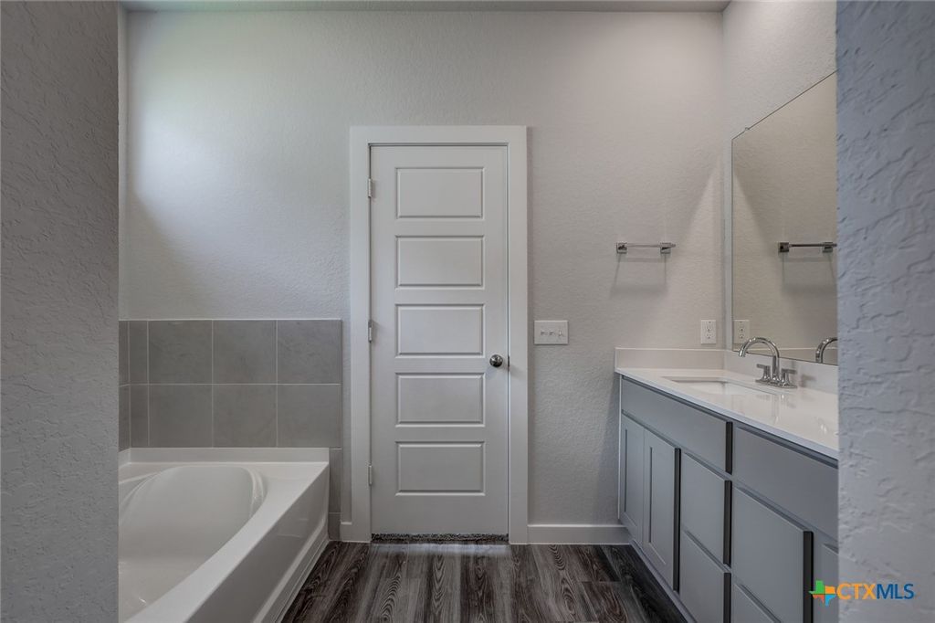 Image 16 of property listing at 2113 Maestro Drive, Seguin, TX 78155