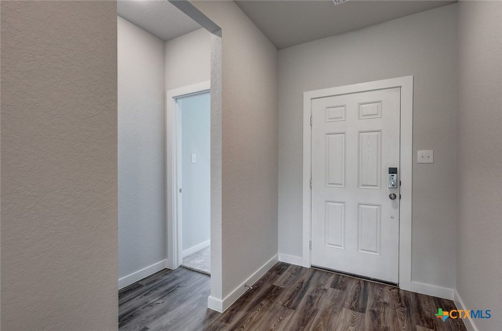 Image 3 of property listing at 2113 Maestro Drive, Seguin, TX 78155