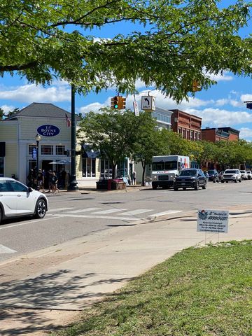 601 Pleasant Avenue, Boyne City, MI 49712