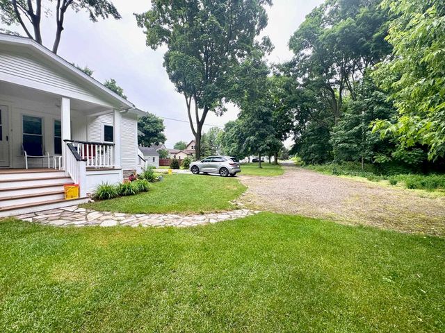 601 Pleasant Avenue, Boyne City, MI 49712