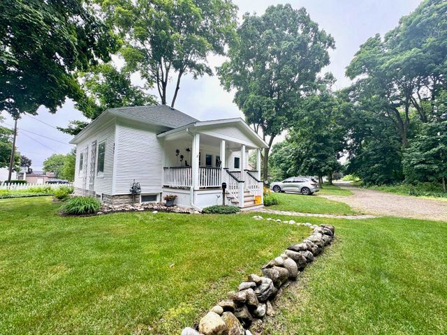 601 Pleasant Avenue, Boyne City, MI 49712