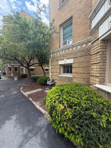 2516 N Harrison Street 01, Davenport, IA 52803