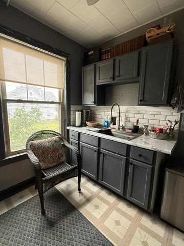 2516 N Harrison Street 01, Davenport, IA 52803