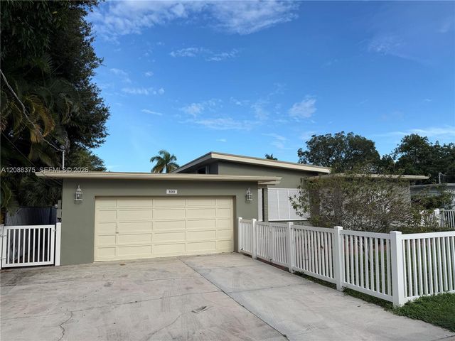 800 SW 8th Terrace, Fort Lauderdale, FL 33315