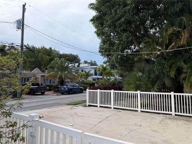800 SW 8th Terrace, Fort Lauderdale, FL 33315
