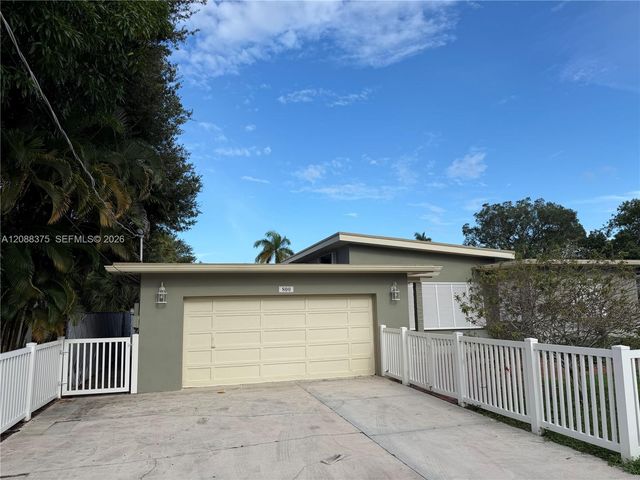 800 SW 8th Terrace, Fort Lauderdale, FL 33315