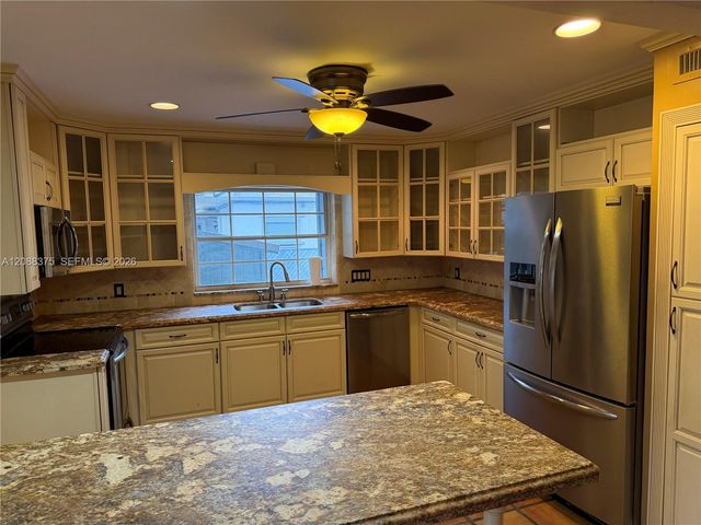 800 SW 8th Terrace, Fort Lauderdale, FL 33315