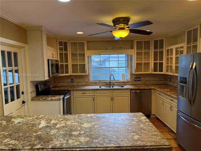 800 SW 8th Terrace, Fort Lauderdale, FL 33315