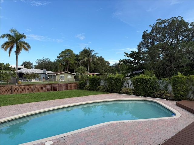 800 SW 8th Terrace, Fort Lauderdale, FL 33315