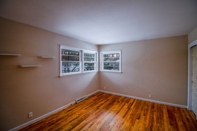 100 Warren Place, Dekalb, IL 60115