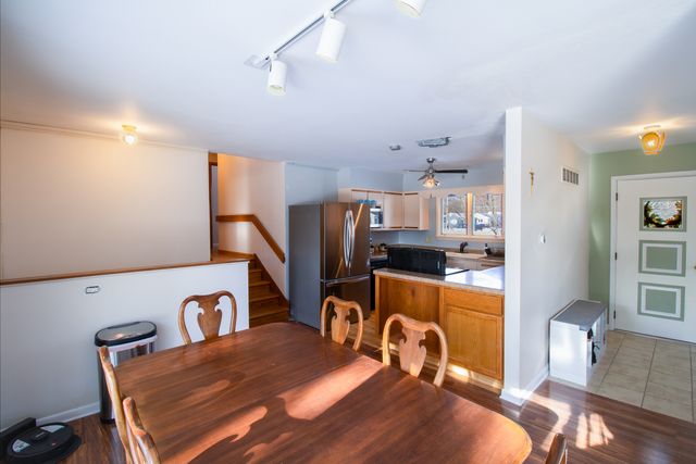 100 Warren Place, Dekalb, IL 60115