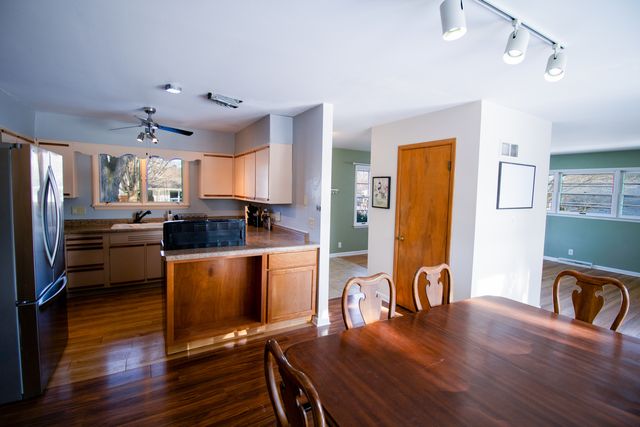 100 Warren Place, Dekalb, IL 60115