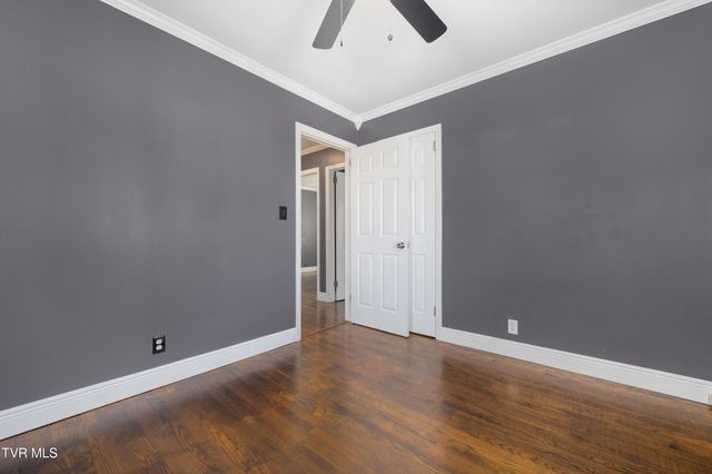 1203 North Barton Street, Johnson City, TN 37604