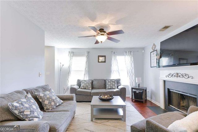 4926 Lake Park Lane, Acworth, GA 30101