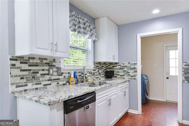 4926 Lake Park Lane, Acworth, GA 30101