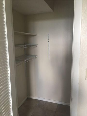 15600 NW 7th Avenue 421, Miami, FL 33169