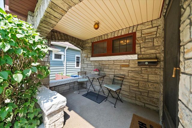 830 E Conway STREET, Milwaukee, WI 53207