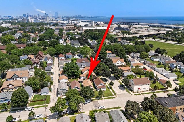 830 E Conway STREET, Milwaukee, WI 53207