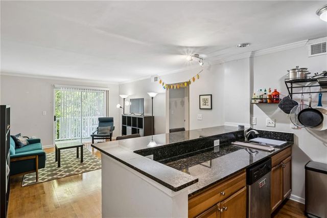 1041 State Street NW 24, Atlanta, GA 30318